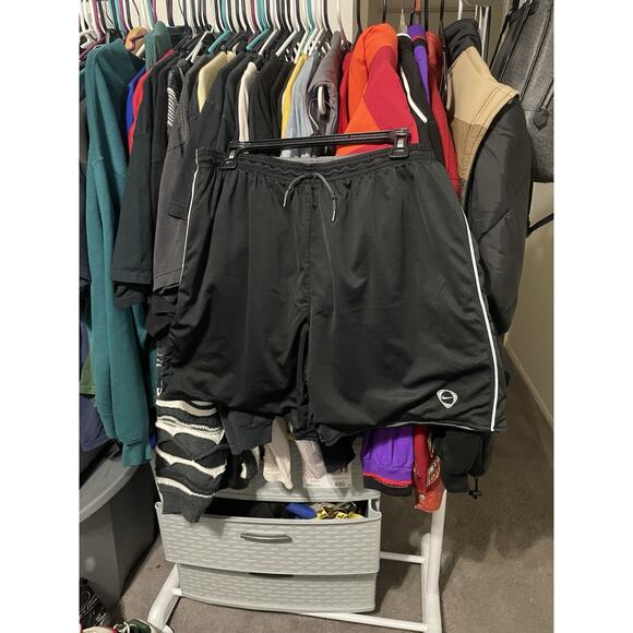 Size L- Vintage Nike Men's Black and Grey Reversible Shorts - Picture 1 of 3